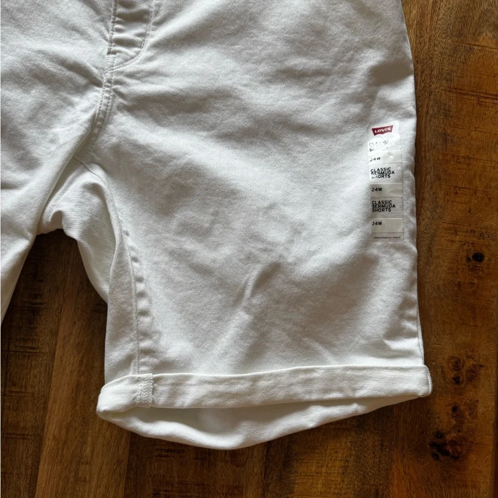 Levi's White Classic Bermuda Shorts plus size women’s 24W NEW NWT